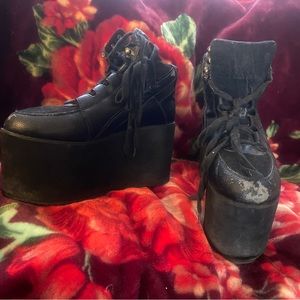 OG YRU QOZMO Beatup Platform